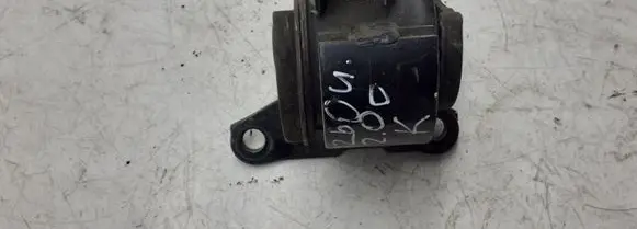 Mazda 6 Engine mount bracket