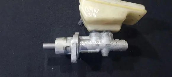 BMW 3 E46 Master brake cylinder 