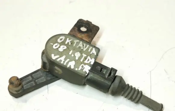 Skoda Octavia Mk2 (1Z) Headlight/headlamp level sensor 1T0907503