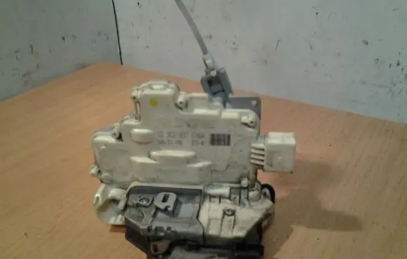 Audi Q7 4L Front door lock 3C2837016A