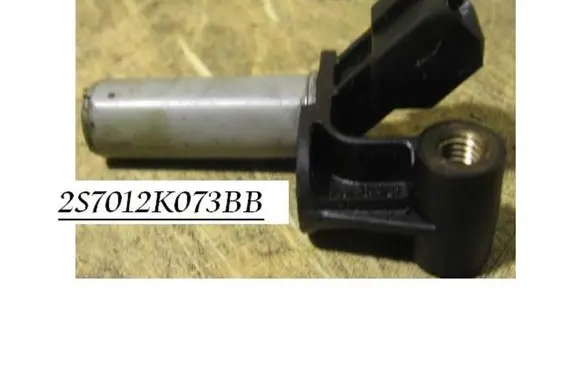 Ford Mondeo Mk III Camshaft position sensor 2S7012K073BB
