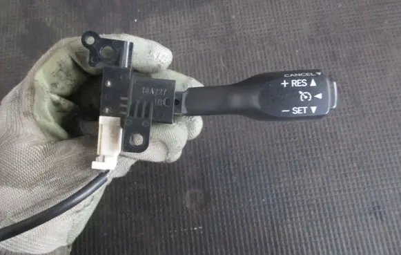 Toyota RAV 4 (XA20) Cruise control stalk 