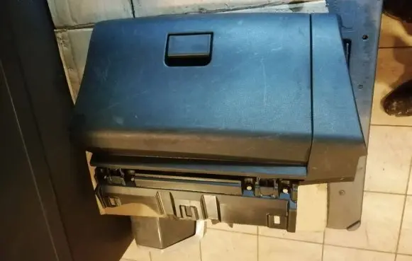 Nissan Leaf I (ZE0) Glove box 685203NL3A 685203NL1B 685203NL0A
