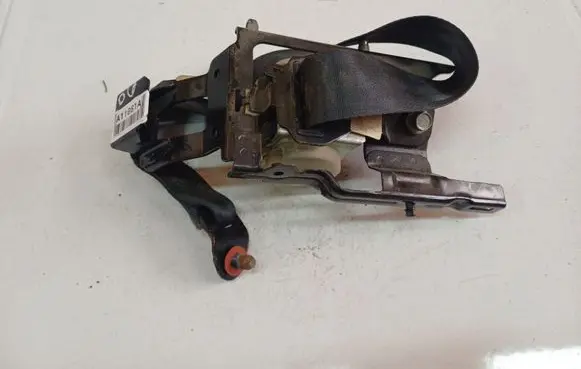 KIA Ceed Rear seatbelt U43441