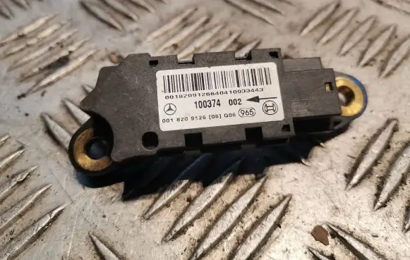 Mercedes-Benz C W203 Airbag deployment crash/impact sensor 0018209126