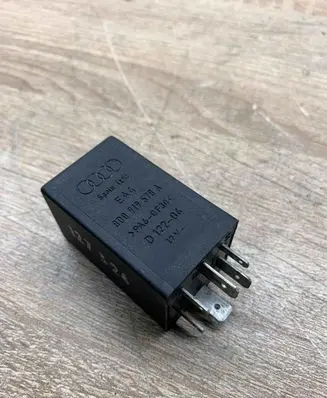Volkswagen PASSAT B5 Other relay 8D0919578A