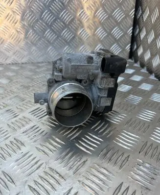 Volkswagen Touran I Throttle valve 03C133062D