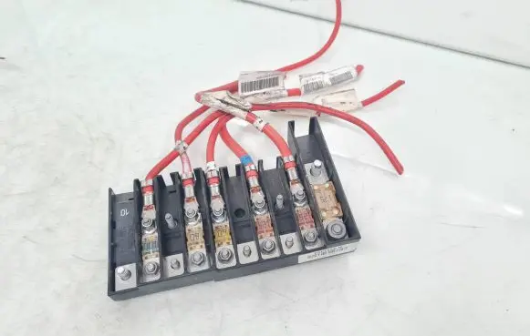 Volkswagen Transporter - Caravelle T5 Fuse module 7H0937550A