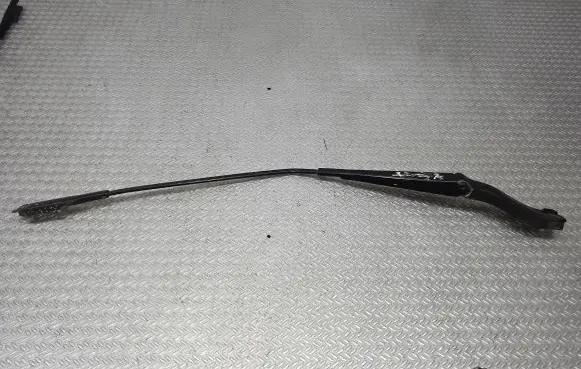 Mercedes-Benz B W245 Front wiper blade arm
