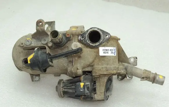 Ford Focus ST EGR valve cooler FM5Q9U433AA