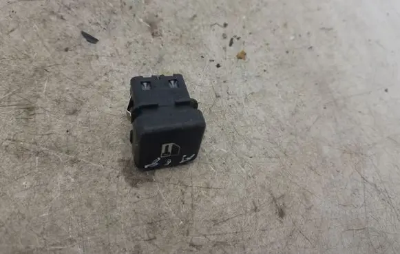 BMW 5 E39 Central locking switch button 8360828