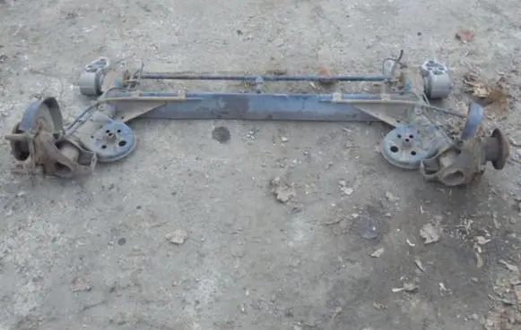 Volkswagen PASSAT B5 Rear beam 