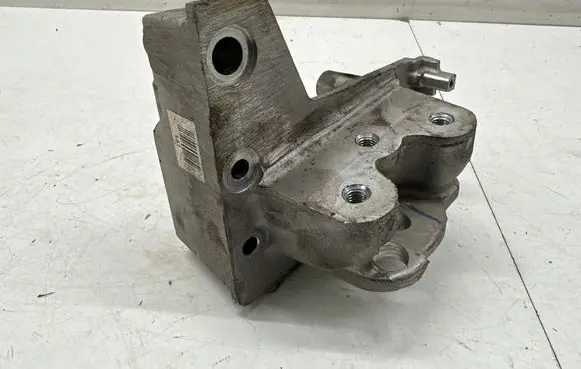 Jeep Compass Engine mounting bracket 55276987