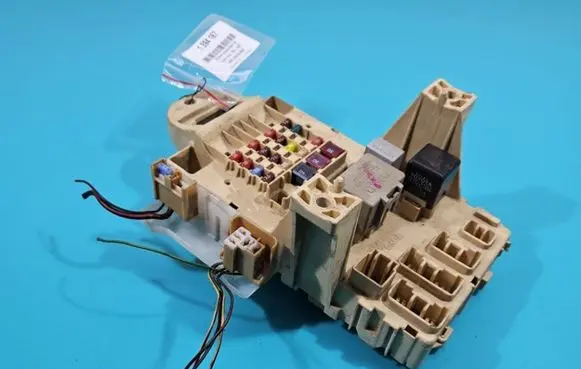 Toyota Yaris Fuse box set 82730-0D040 IMPRK1394167