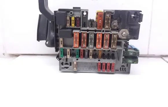 Peugeot 206 Fuse module 256090