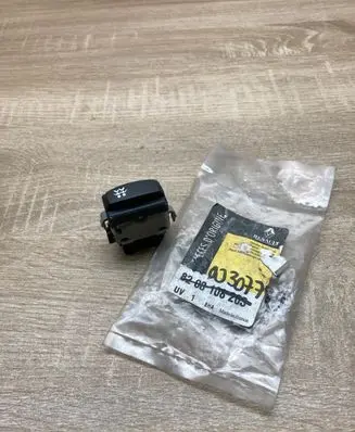 Renault Megane I Central locking switch button 8200108263