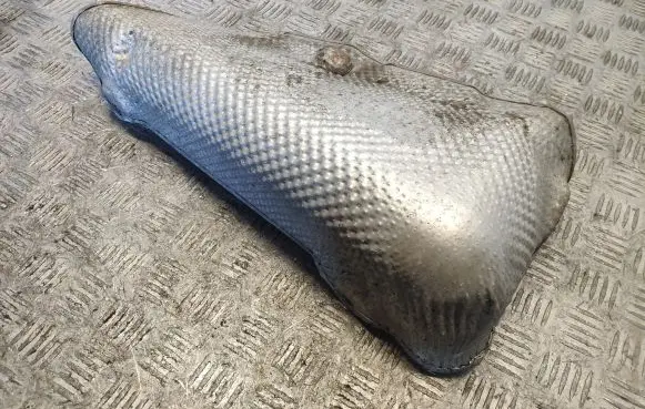BMW 7 F01 F02 F03 F04 Heat shield in engine bay 7185213