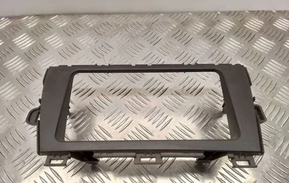 Toyota Prius (XW30) Radio/GPS head unit trim 5540547080