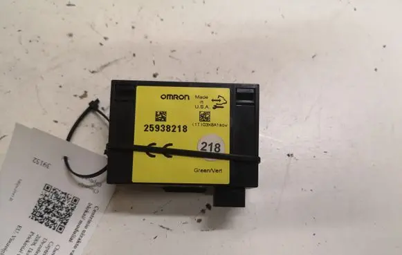 Chevrolet Captiva Door central lock control unit/module 25938218