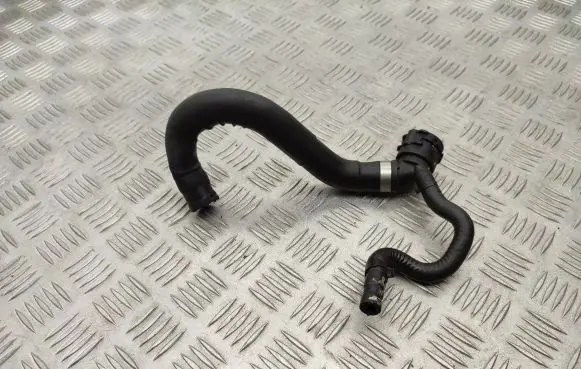 Volkswagen PASSAT B8 Engine coolant pipe/hose 5Q0122157CL 5Q0122291P