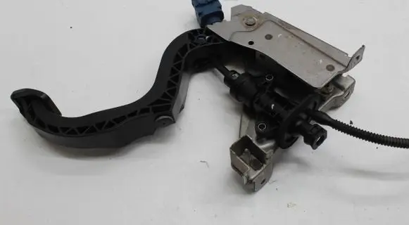 Skoda Citigo Clutch slave cylinder 1S0721388A