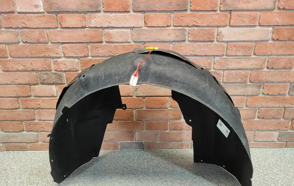 Rear arch fender liner splash guards