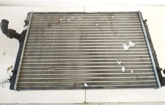 Volkswagen PASSAT B6 Coolant radiator