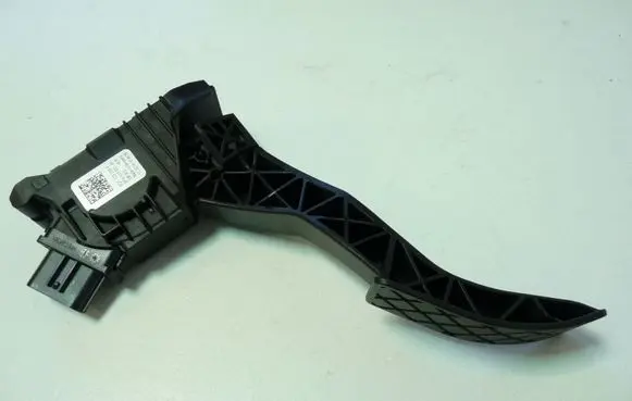 Volkswagen Golf VII Accelerator throttle pedal 5Q1723503F