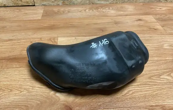BMW 5 E60 E61 Air intake duct part 7790057 13981114 VCD446157