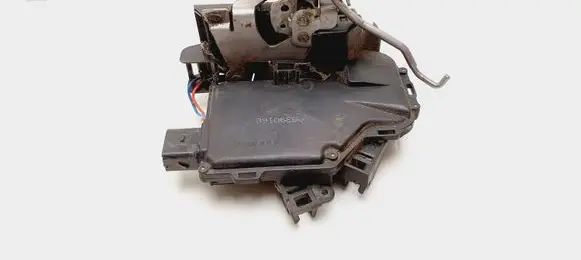 Audi A6 S6 C5 4B Rear door lock 4B0939016B