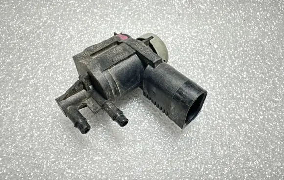 Audi A4 S4 B6 8E 8H Turbo solenoid valve 1J0906283C