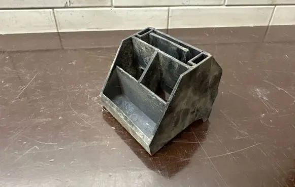 BMW 5 E60 E61 Radiator mount bracket 7542517
