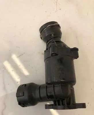 Audi A5 Sportback 8TA Thermostat housing 04L121111H