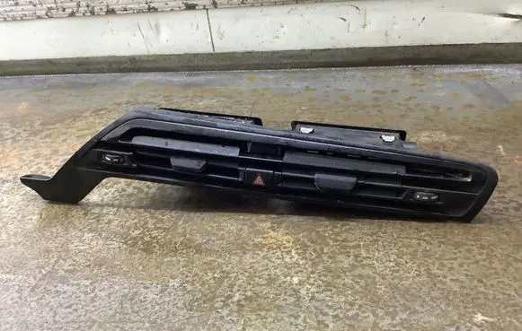Citroen C4 II Picasso Dash center air vent grill 967797317A 967797537A