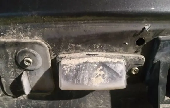 Nissan Quest Number plate light