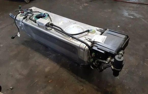 Maserati Quattroporte Fuel tank 215471