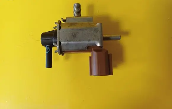 Mitsubishi Carisma Turbo solenoid valve K5T48271