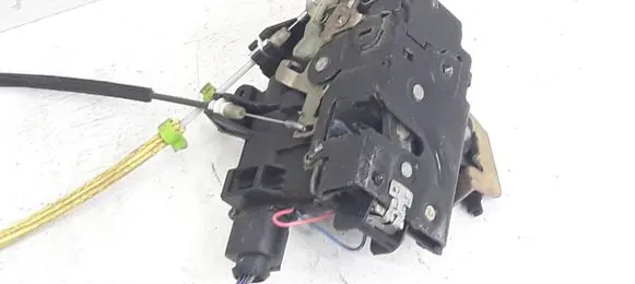 Audi A6 S6 C5 4B Rear door lock 4B0839016B