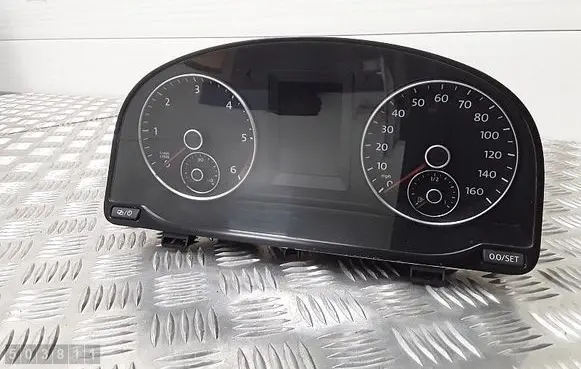 Speedometer (instrument cluster)