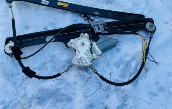 Mercedes-Benz Vaneo W414 Sliding door window regulator with motor