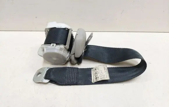 Toyota Corolla Verso E121 Third row seat belt 7L1550 100567 H073811