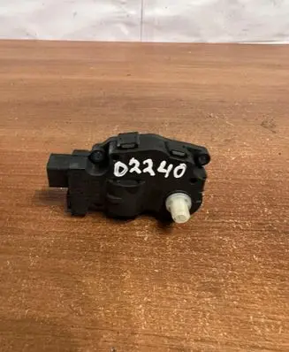 Mercedes-Benz C W204 A/C air flow flap actuator/motor 410475520 D2240