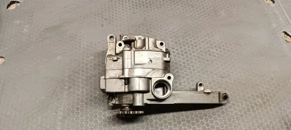 Mercedes-Benz ML W164 Oil pump 6421810901