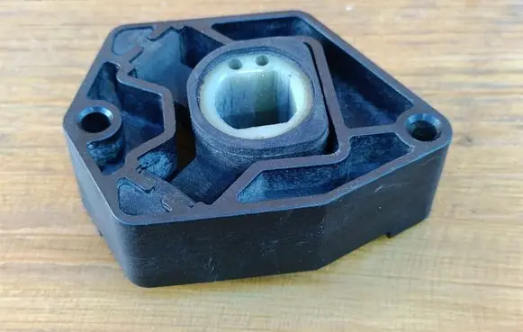 Radiator mount bracket