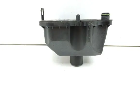 Land Rover Range Rover Sport L494 Oil breather separator 9X2Q6C714DA