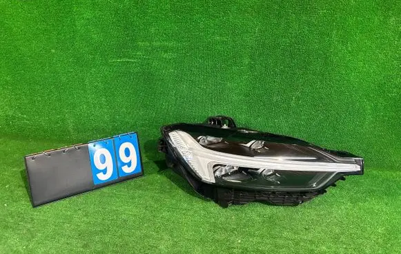 Volvo XC60 Headlight/headlamp 32337377