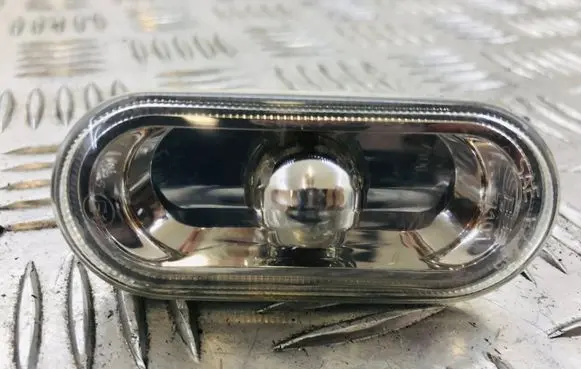 Volkswagen Golf IV Front fender indicator light 1J0949117
