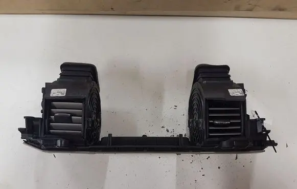 Jaguar XF X250 Dash center air vent grill 8X2319K617AJ