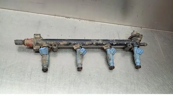 Fuel injector supply line/pipe