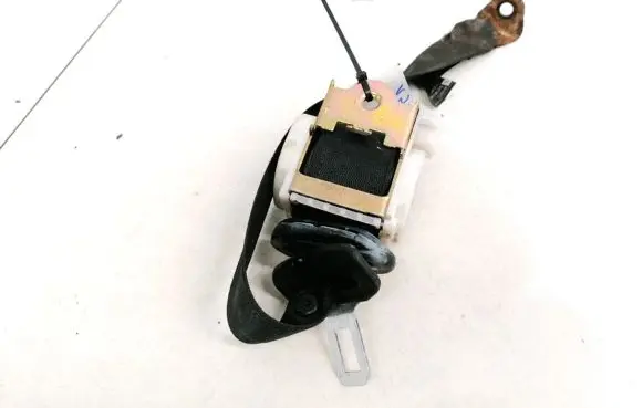 Opel Vectra B Rear seatbelt 90462772